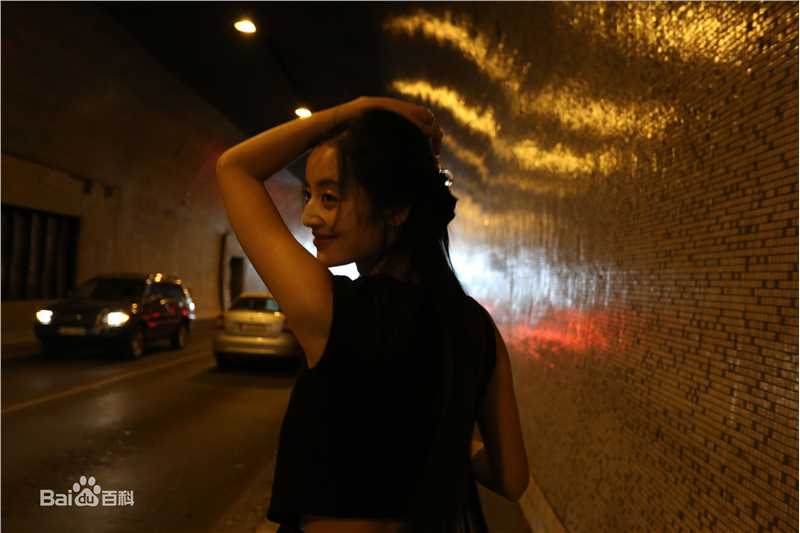 秦雪街拍壁纸壁纸