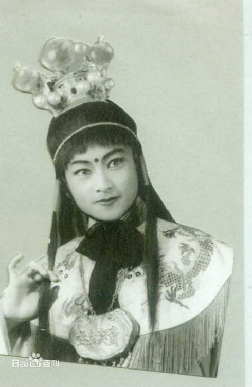 张弓少年素颜照壁纸