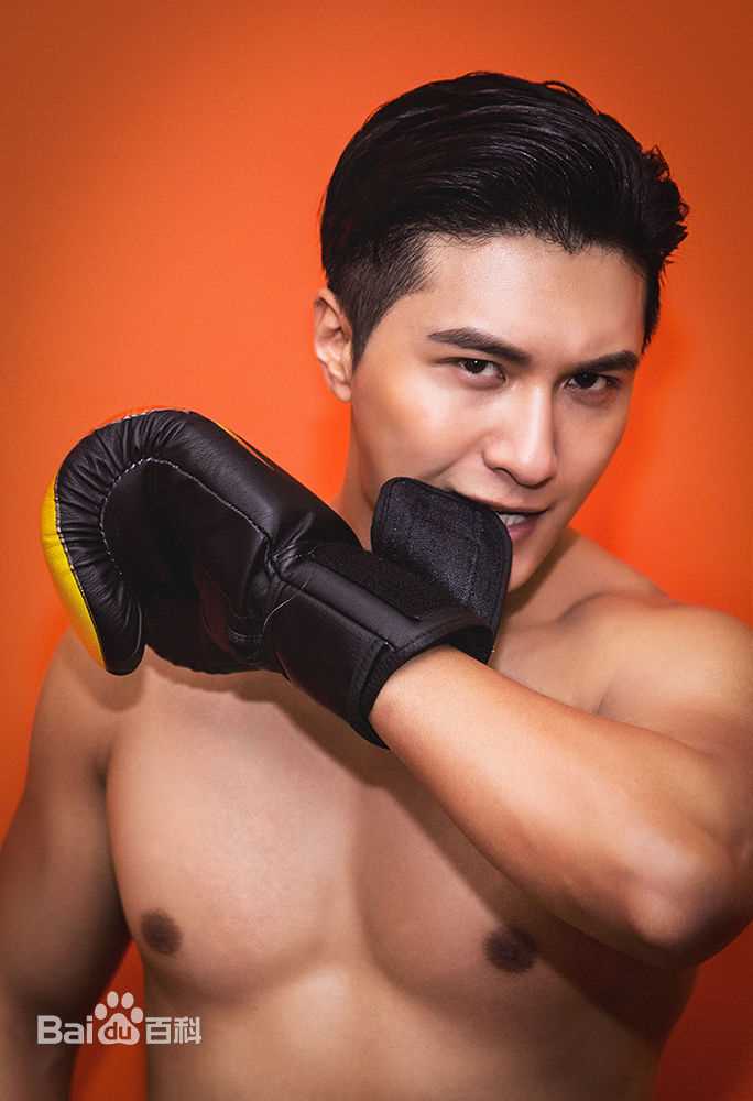 刘硕(Liu Shuo)健身照图片图集