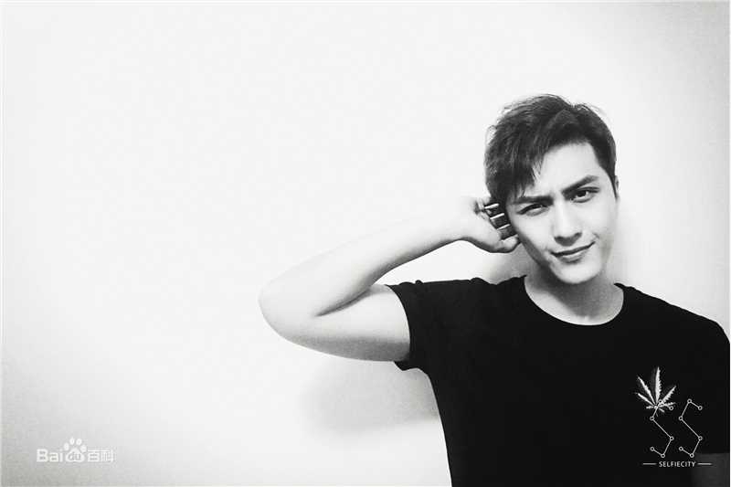 刘硕(Liu Shuo)暗黑前后照片