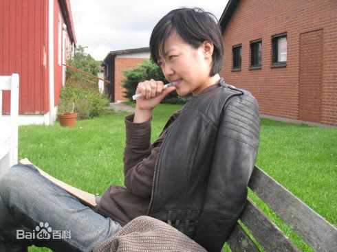 盖然在国外的随拍性感图片图集