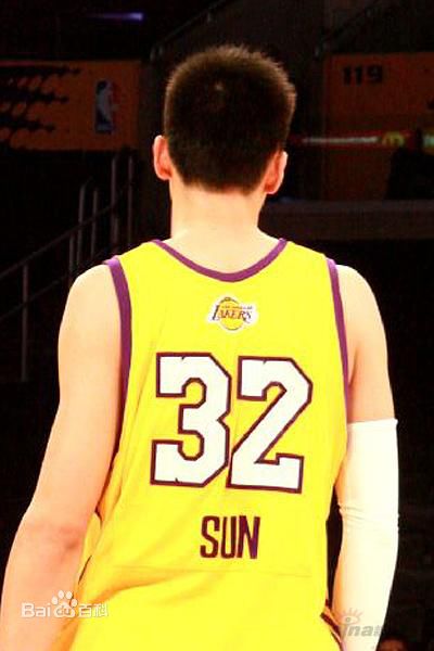孙悦(Sun Yue)湖人时期前后照片