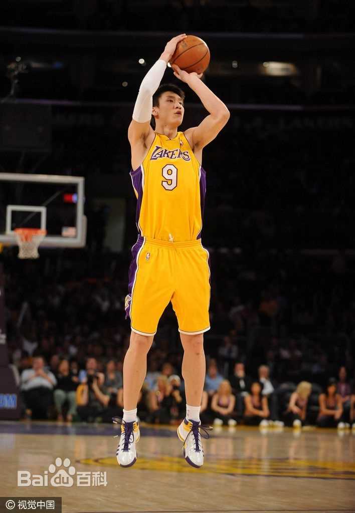 孙悦(Sun Yue)湖人时期前后照片