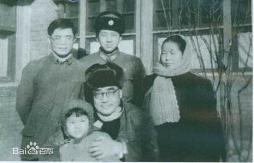 李涛(Li Tao)的亲属成员生活照相册