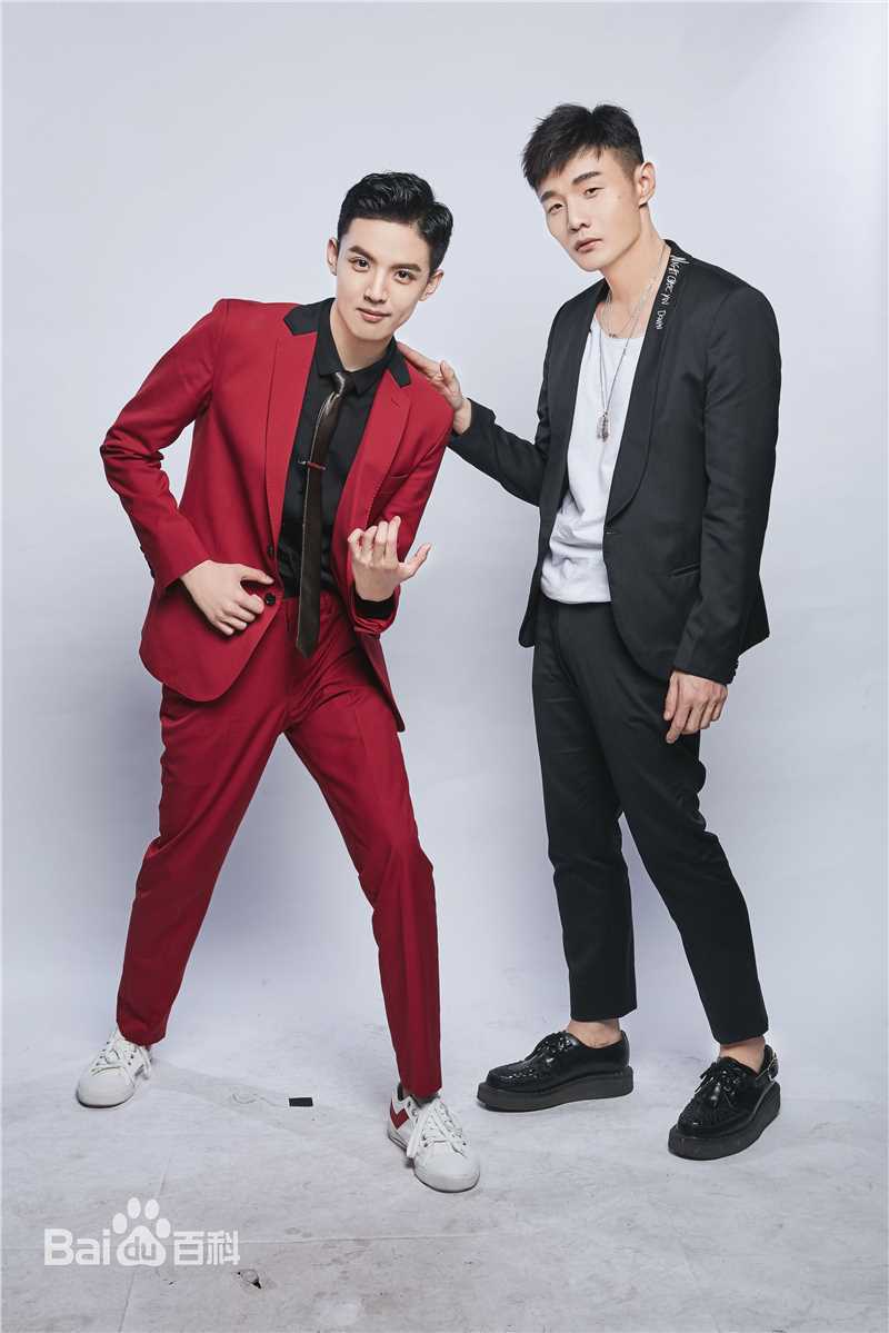 精选周峻纬在《无限歌谣季》现场照中的图册