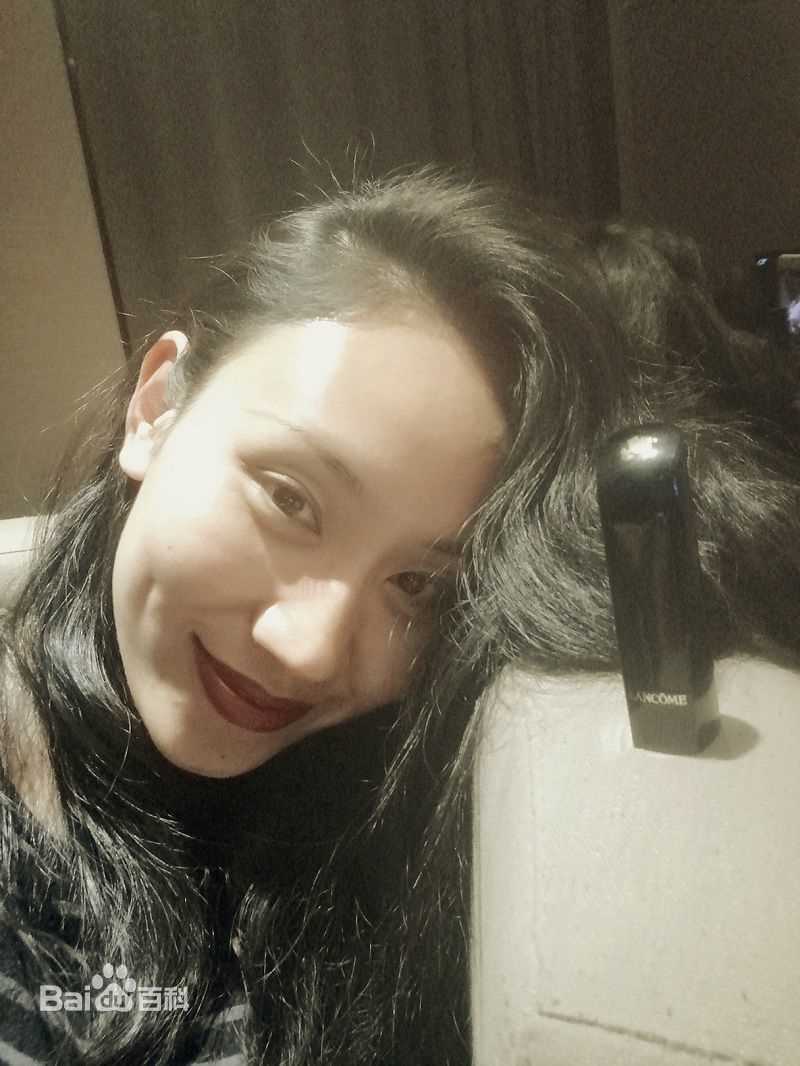 卢卓婕(lou ceg jib)生活照性感图片壁纸