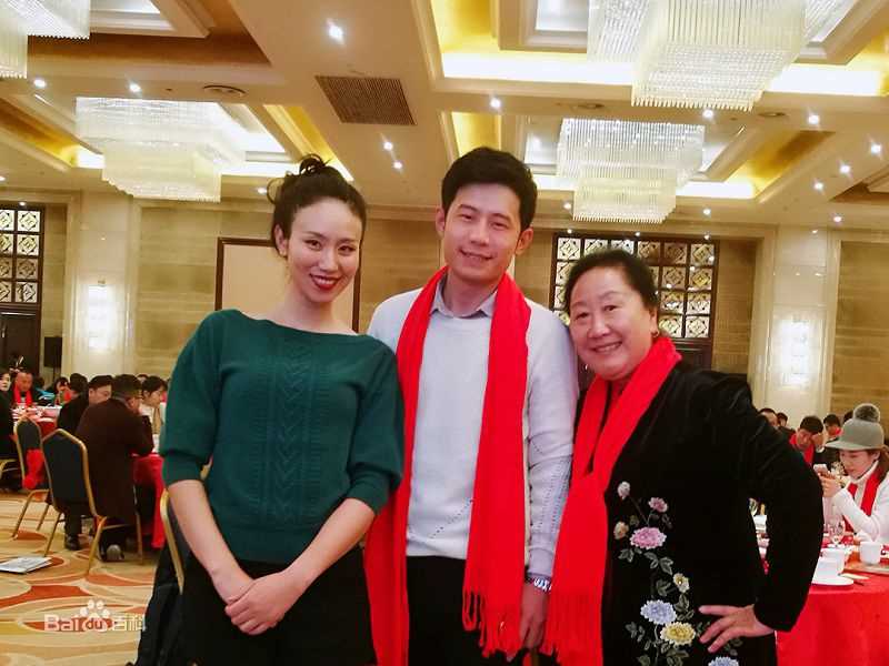 卢卓婕(lou ceg jib)生活照性感图片壁纸