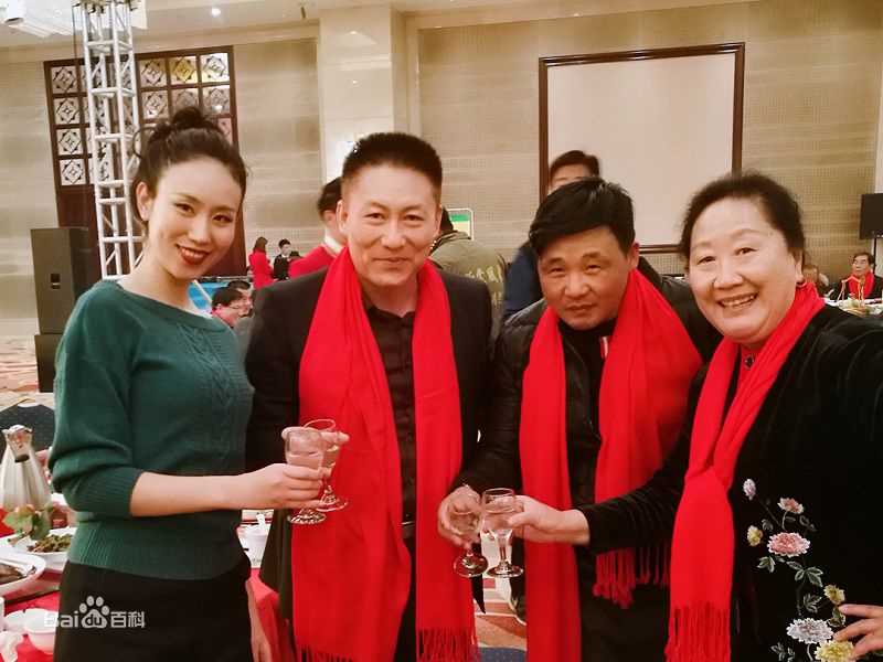 卢卓婕(lou ceg jib)生活照性感图片壁纸