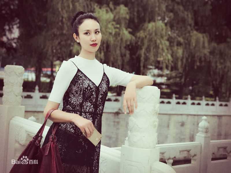 卢卓婕(lou ceg jib)生活照性感图片壁纸