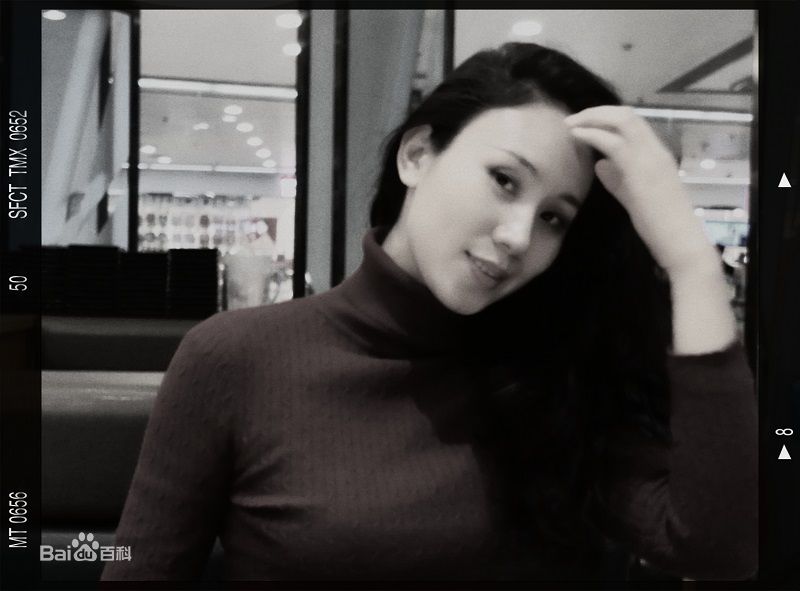 卢卓婕(lou ceg jib)生活照性感图片壁纸