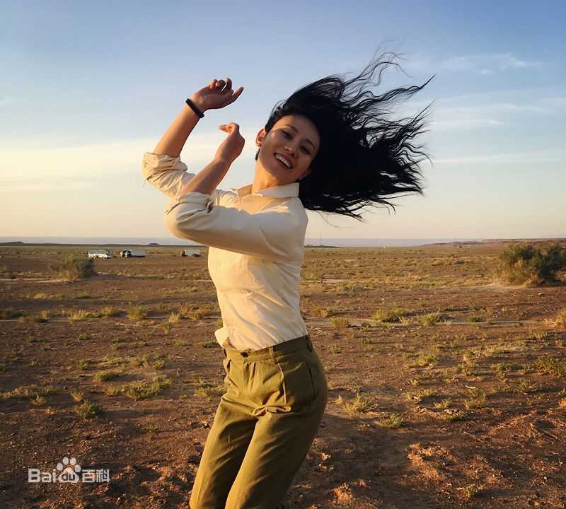 卢卓婕(lou ceg jib)生活照性感图片壁纸