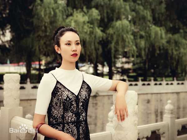 卢卓婕(lou ceg jib)生活照性感图片壁纸