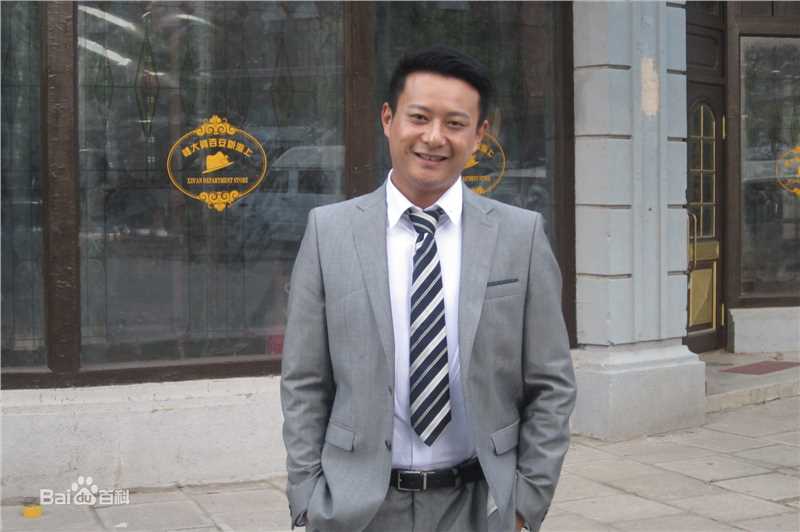 严丰拍摄某广告性感图片图集