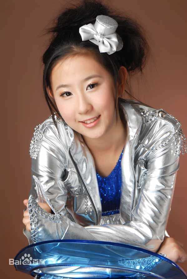 最优质马艺鑫生活照