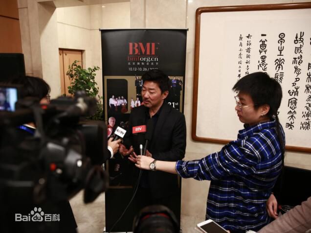 最新陈士争性感图片