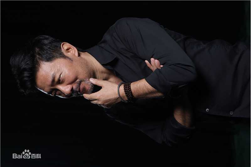 最新陈士争性感图片