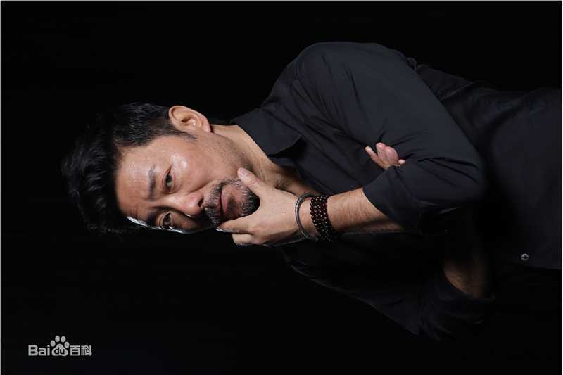 最新陈士争性感图片