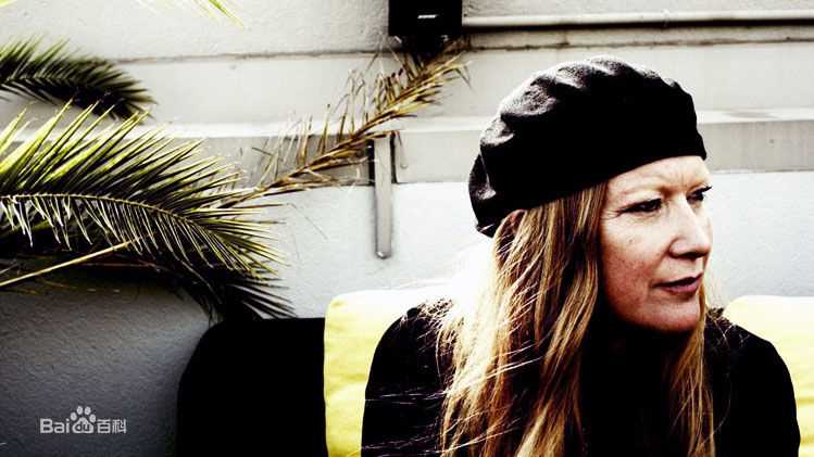 安德里亚·阿诺德(Andrea Arnold)前后照片