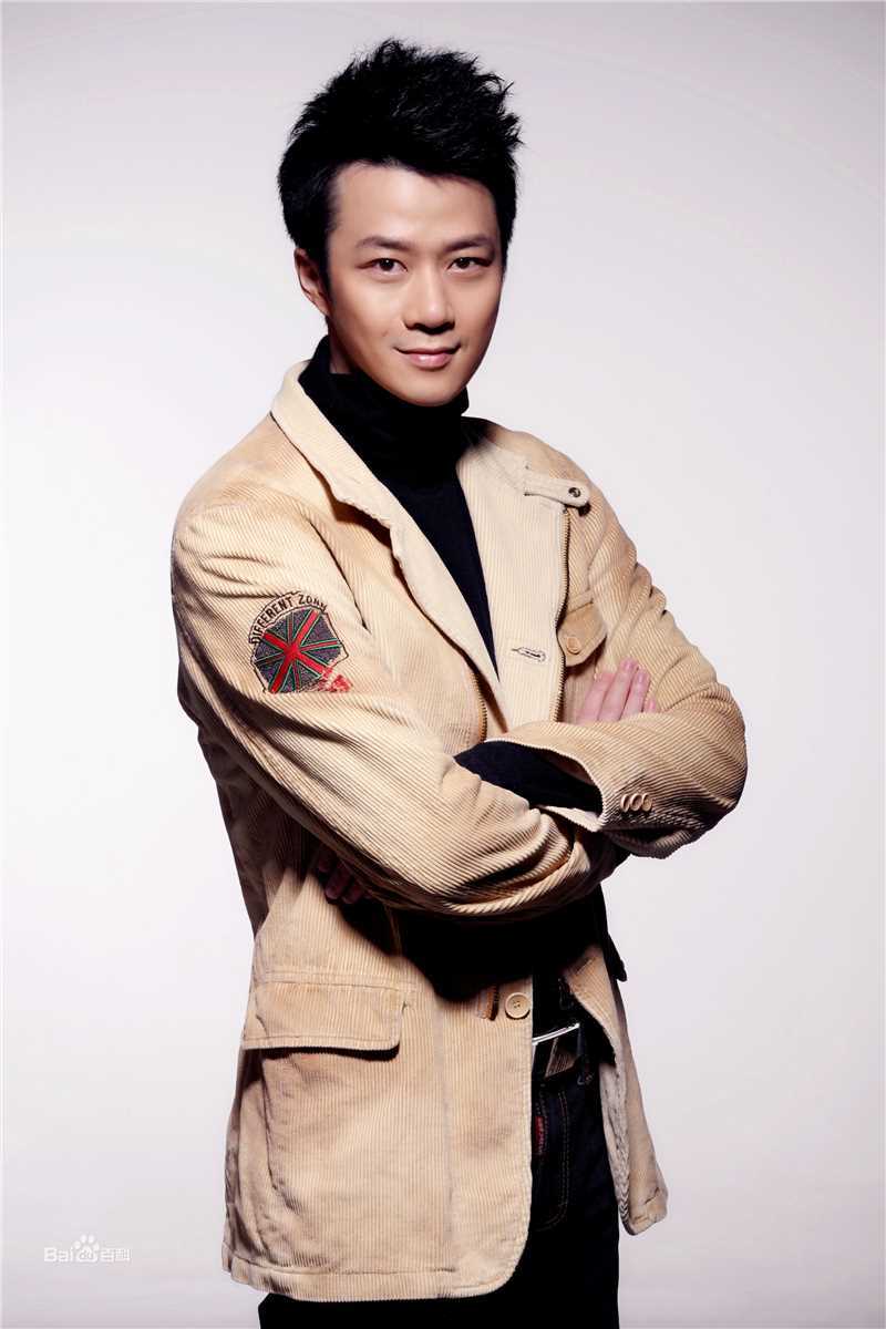 张轶艺术照生活照