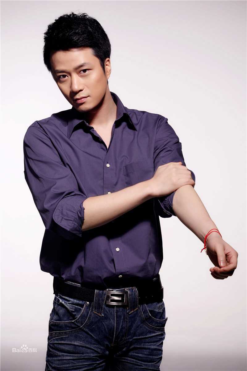 张轶艺术照生活照