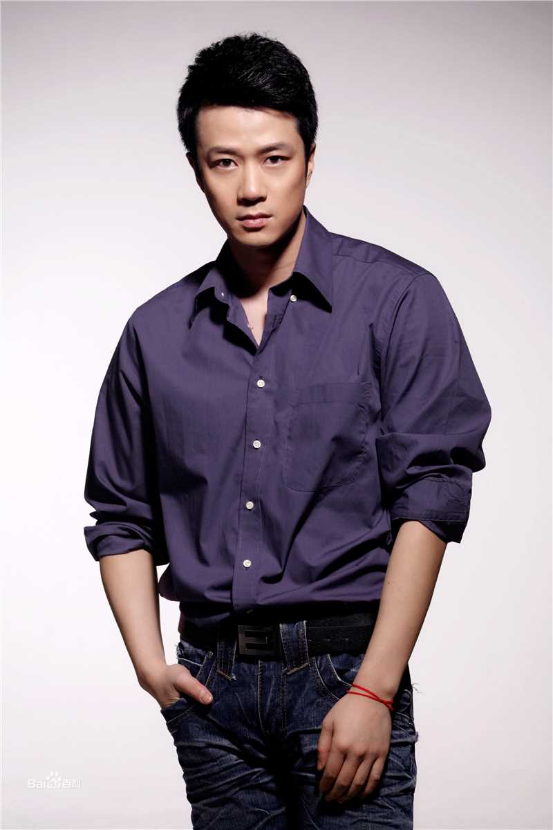 张轶艺术照生活照