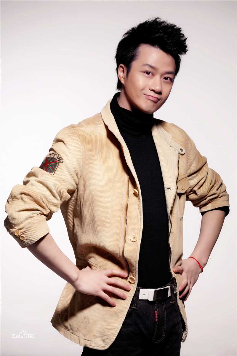 张轶艺术照生活照