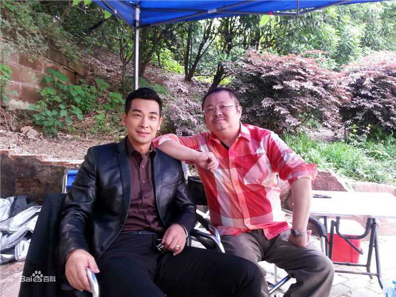 汪涛导演工作照性感图片壁纸