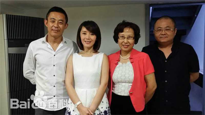 汪涛导演工作照性感图片壁纸