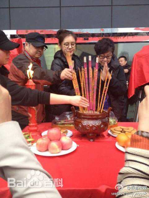 汪涛导演工作照性感图片壁纸