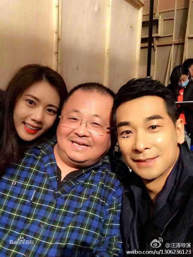 汪涛导演工作照性感图片壁纸