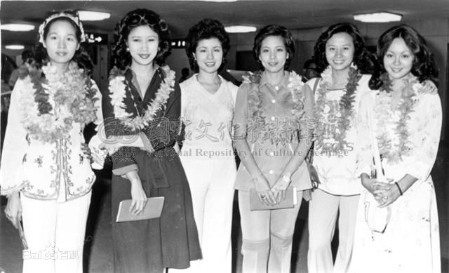 崔苔菁历史照素颜照相册