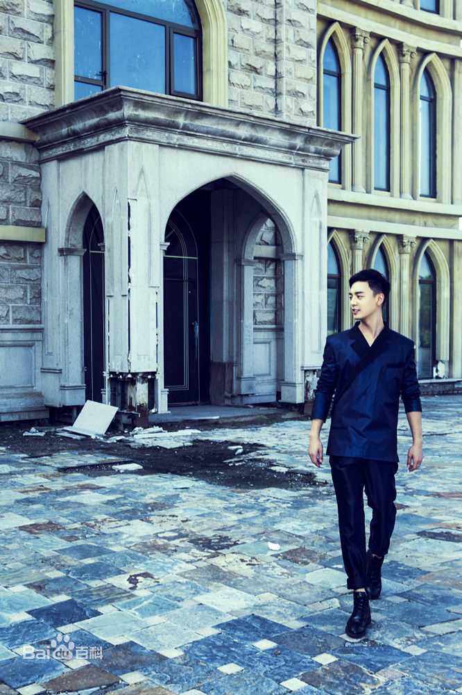 曹璐时尚街拍前后照片