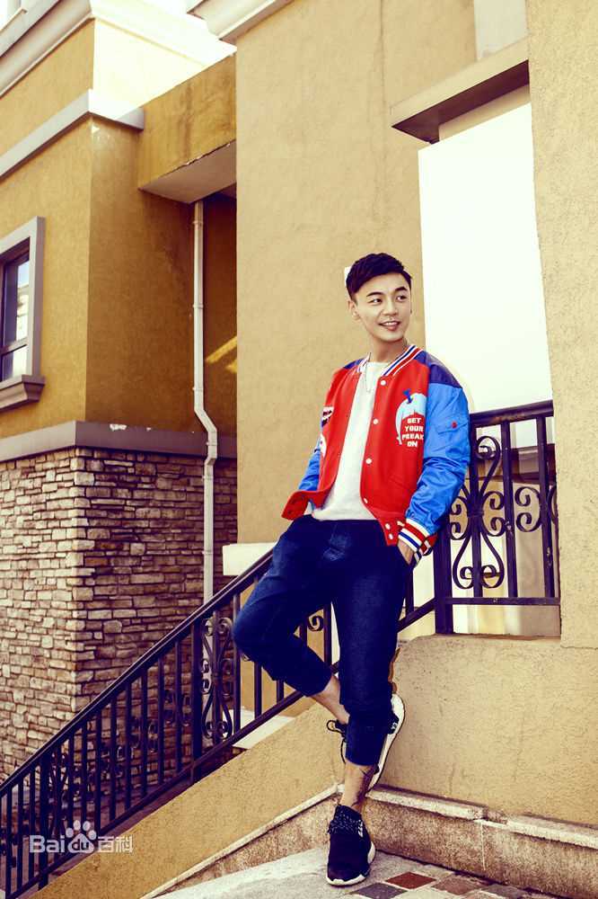 曹璐时尚街拍前后照片