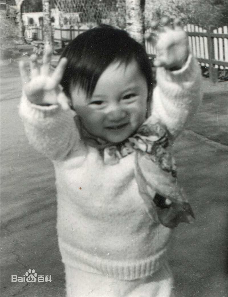 薛飞儿时的照片前后照片