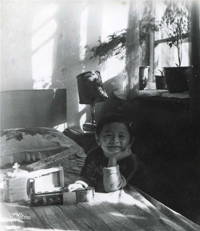 薛飞儿时的照片前后照片