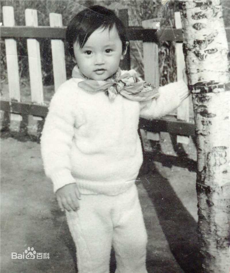 薛飞儿时的照片前后照片