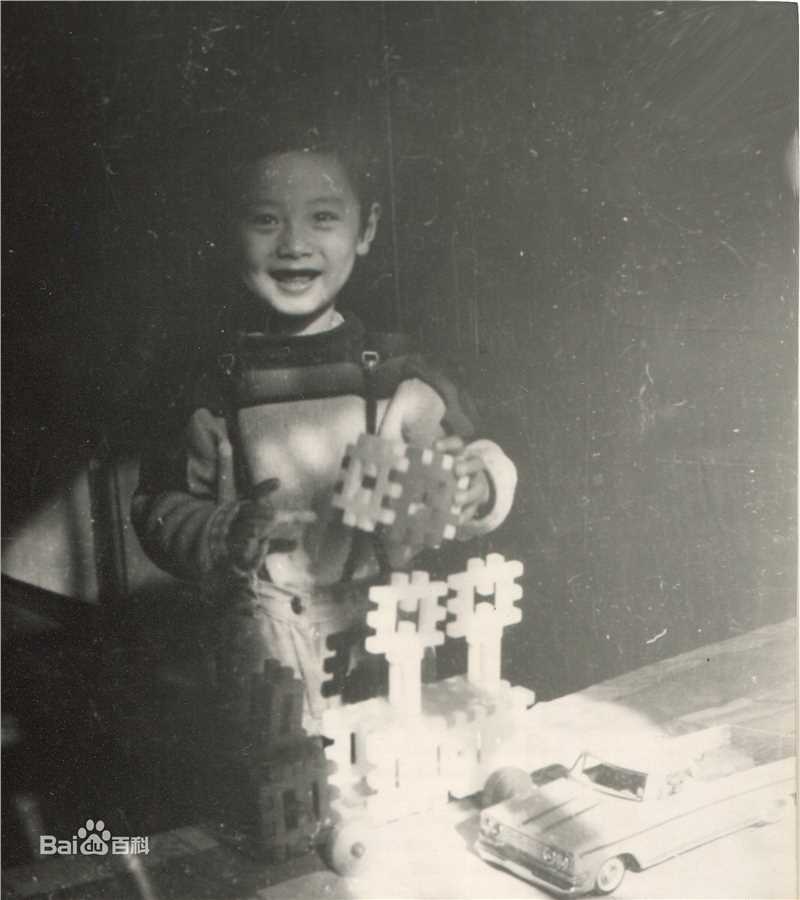 薛飞儿时的照片前后照片