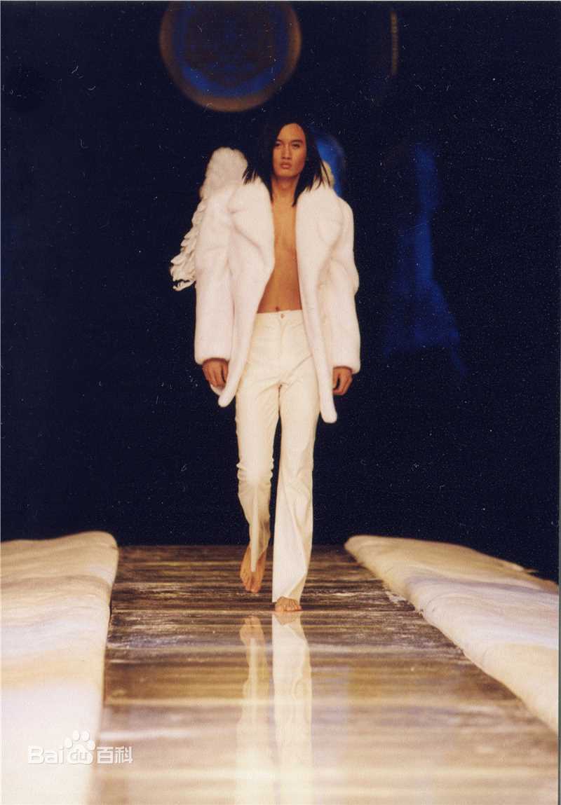 薛飞T台模特照片壁纸壁纸