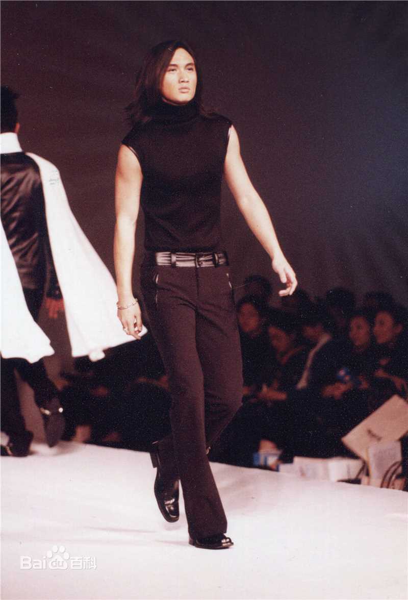 薛飞T台模特照片壁纸壁纸