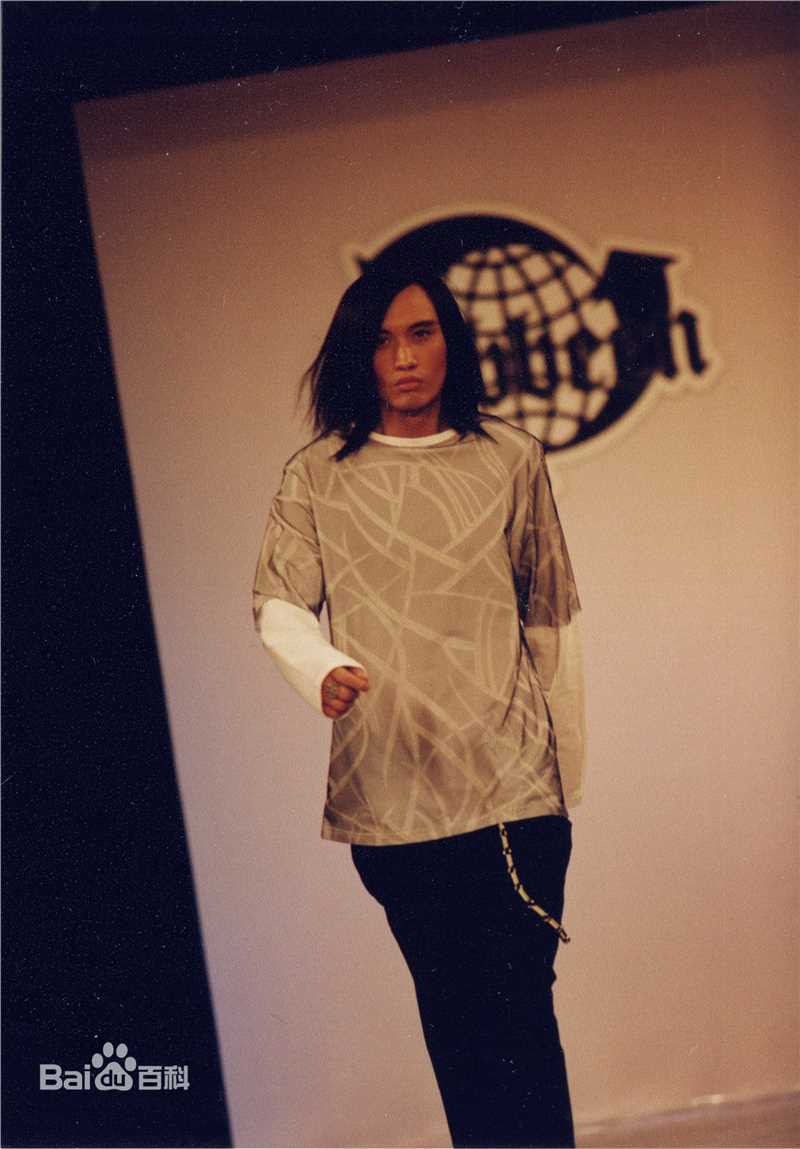 薛飞T台模特照片壁纸壁纸