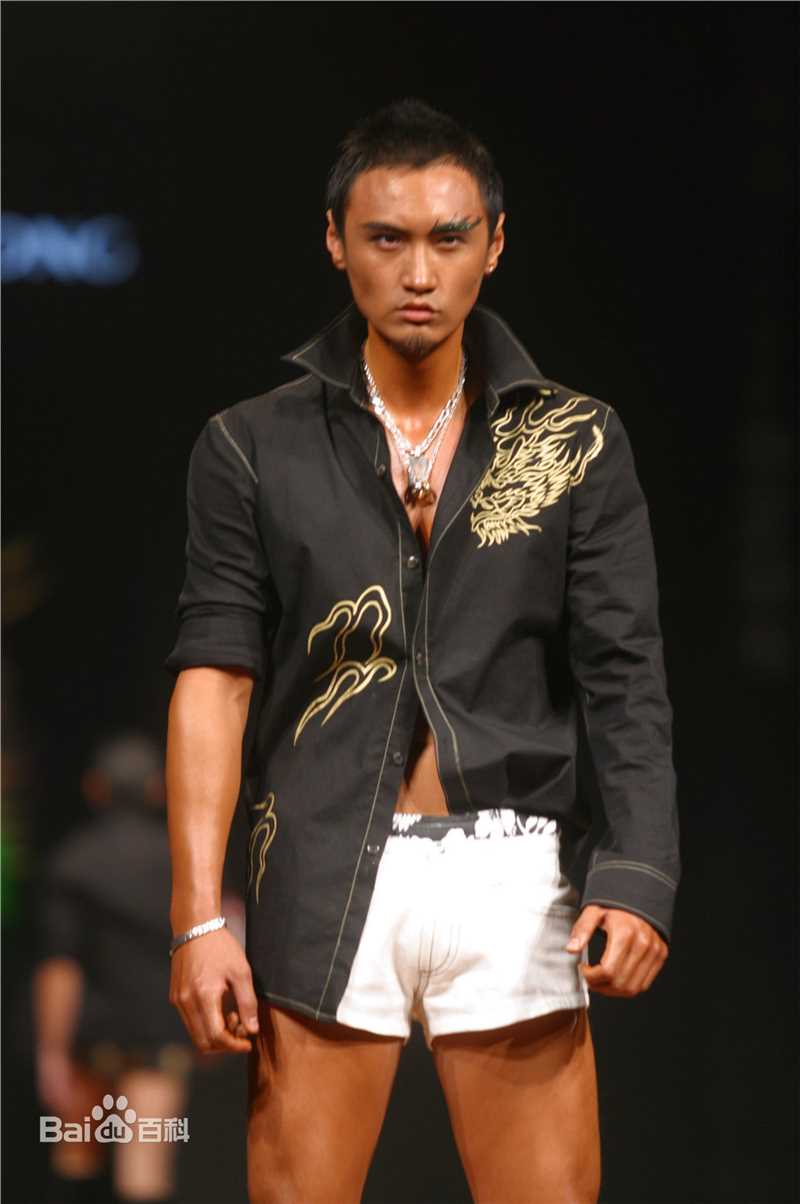 薛飞T台模特照片壁纸壁纸