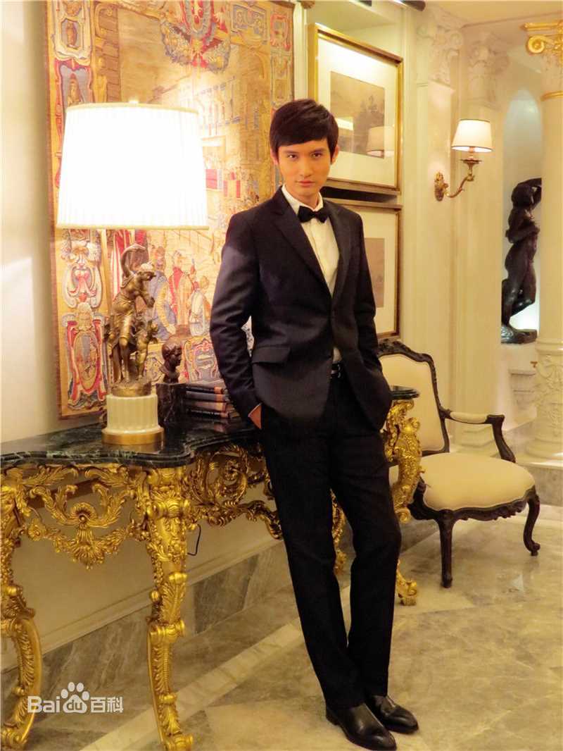 薛飞《爱在罗马》最全剧照