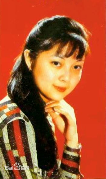 张莉宝姐姐生活照性感图片图集