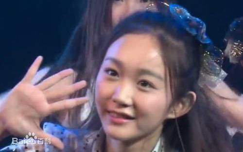 张怡(Yoko)演出照性感图片图集