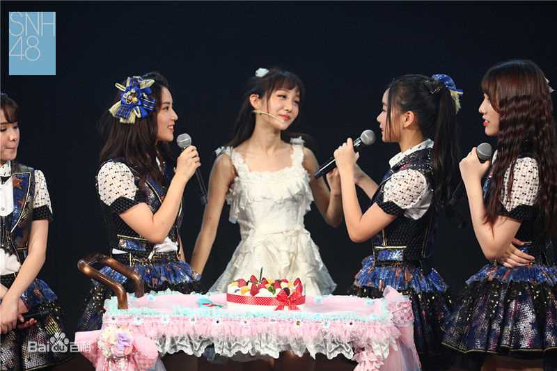 张怡(Yoko)演出照性感图片图集