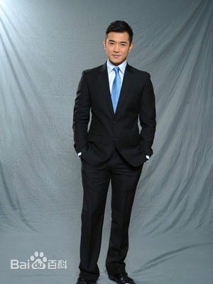 黄致豪(Stefan Huynh)西装照素颜照相册