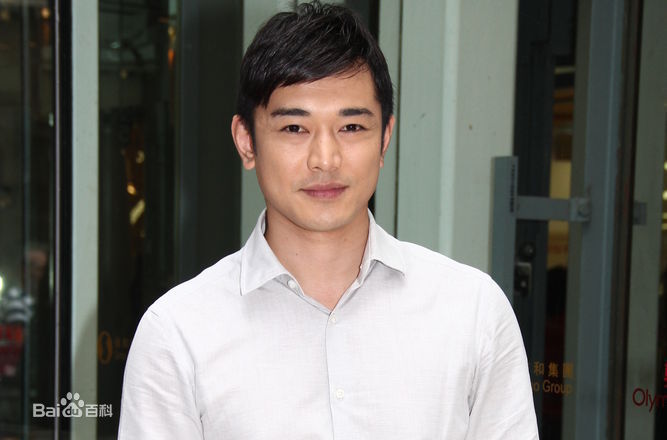 黄致豪(Stefan Huynh)西装照素颜照相册