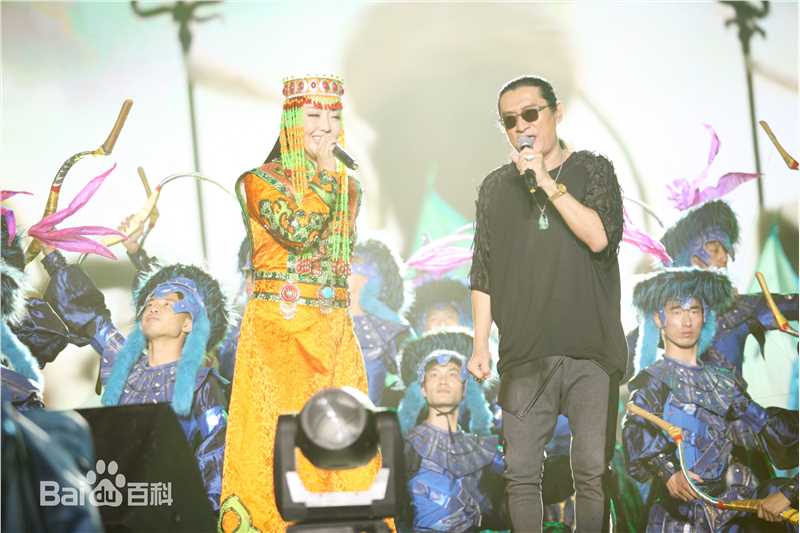 最新格格(Wonder)在首场个人演唱会《百合之夜》中的图集