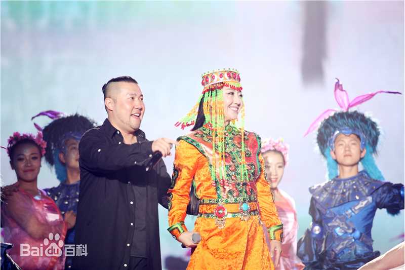 最新格格(Wonder)在首场个人演唱会《百合之夜》中的图集