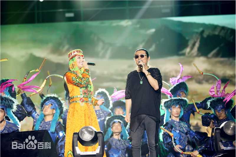 最新格格(Wonder)在首场个人演唱会《百合之夜》中的图集